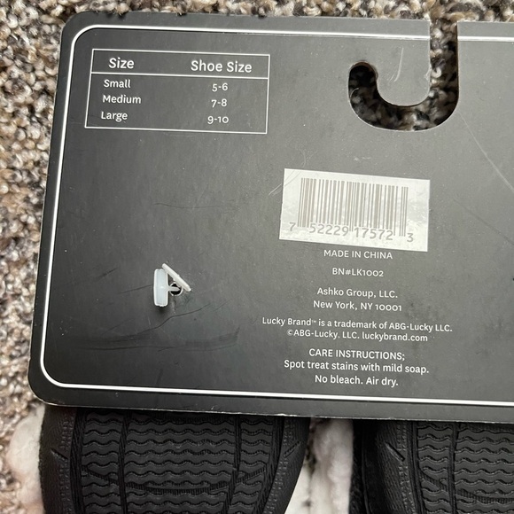 5/$25 Nwt Lucky Brand Toddler Slippers Sz 9-10 - Picture 3 of 3